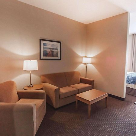 Comfort Inn & Suites Bonnyville מראה חיצוני תמונה
