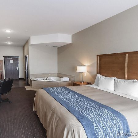 Comfort Inn & Suites Bonnyville מראה חיצוני תמונה