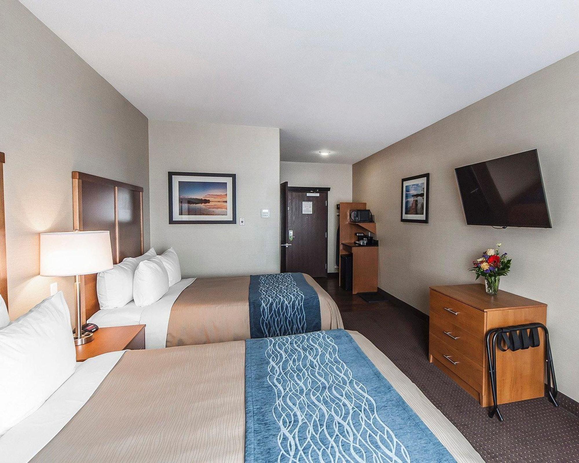 Comfort Inn & Suites Bonnyville מראה חיצוני תמונה