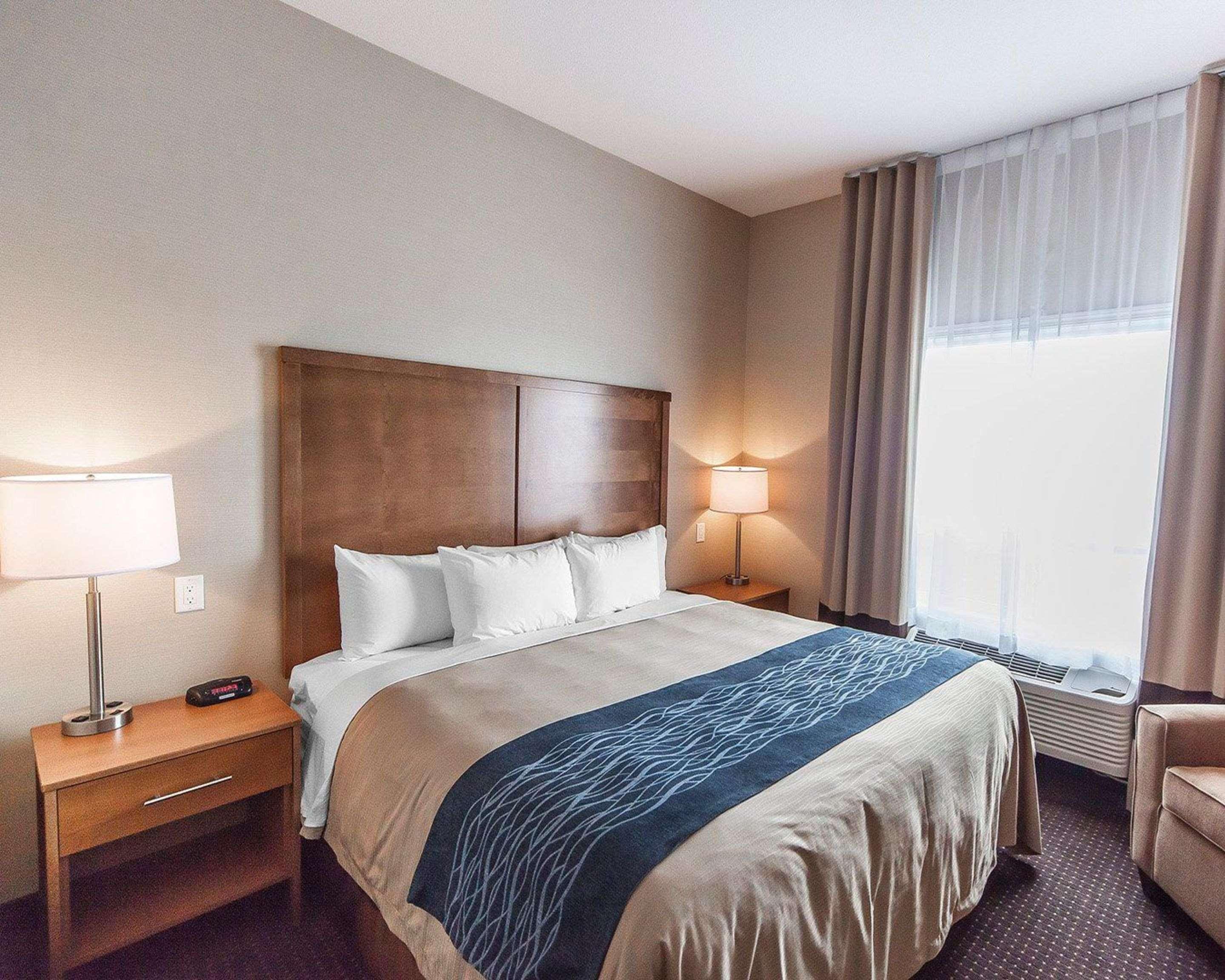 Comfort Inn & Suites Bonnyville מראה חיצוני תמונה