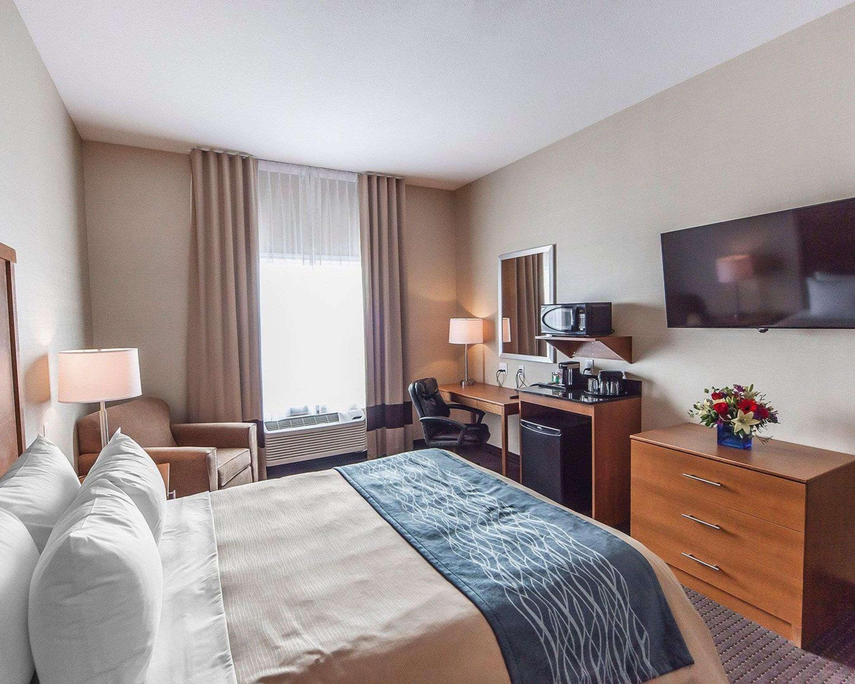 Comfort Inn & Suites Bonnyville מראה חיצוני תמונה