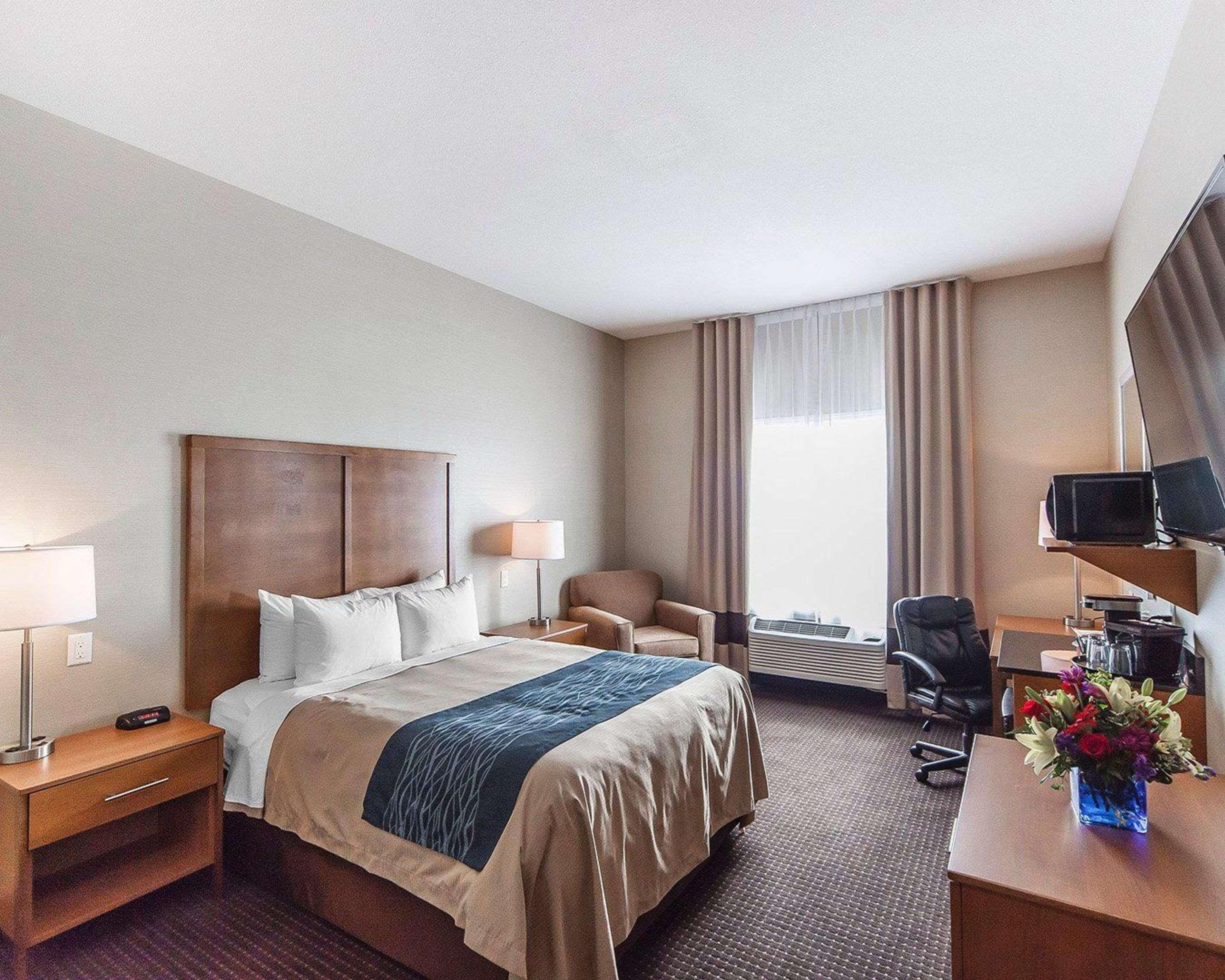Comfort Inn & Suites Bonnyville מראה חיצוני תמונה