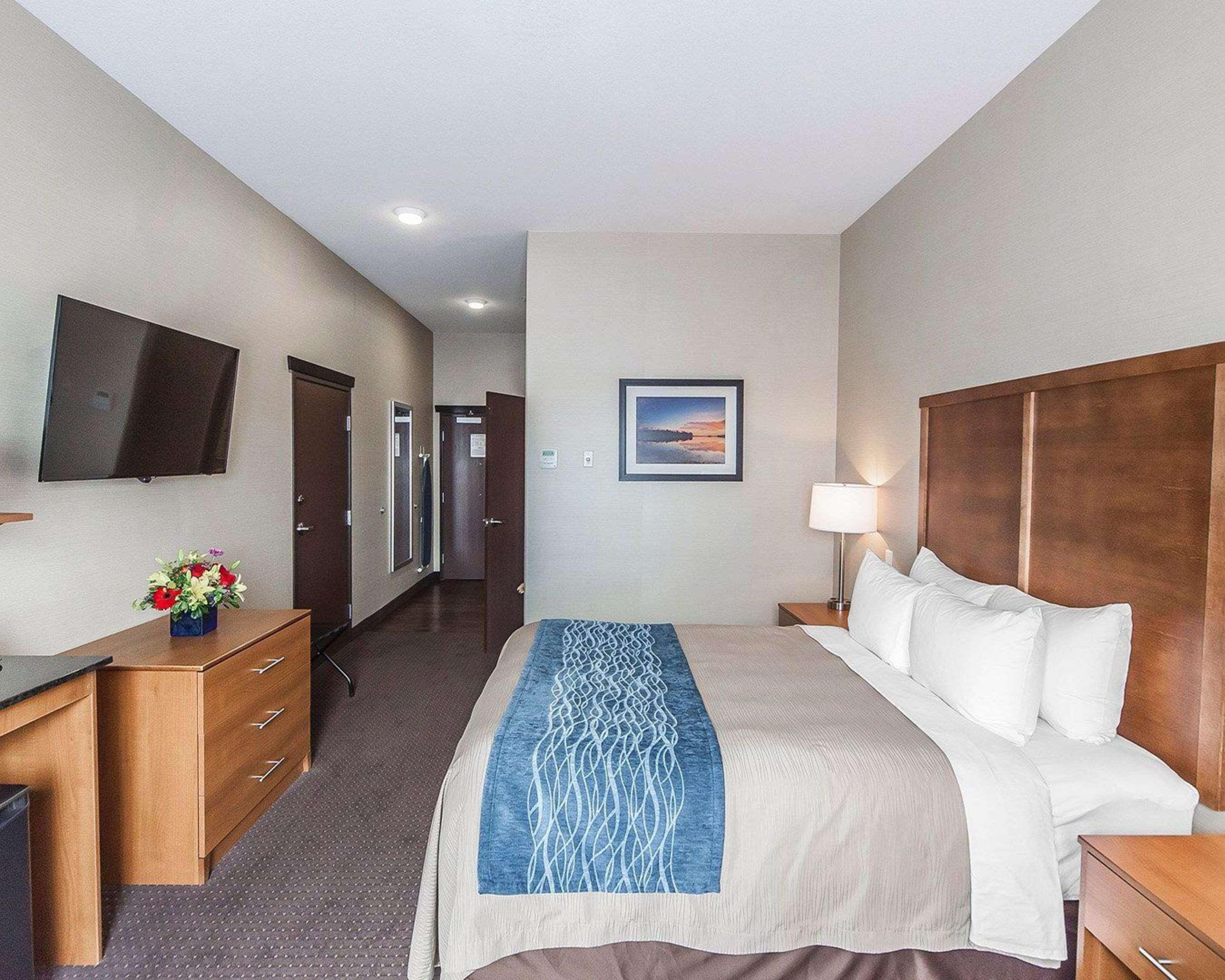 Comfort Inn & Suites Bonnyville מראה חיצוני תמונה