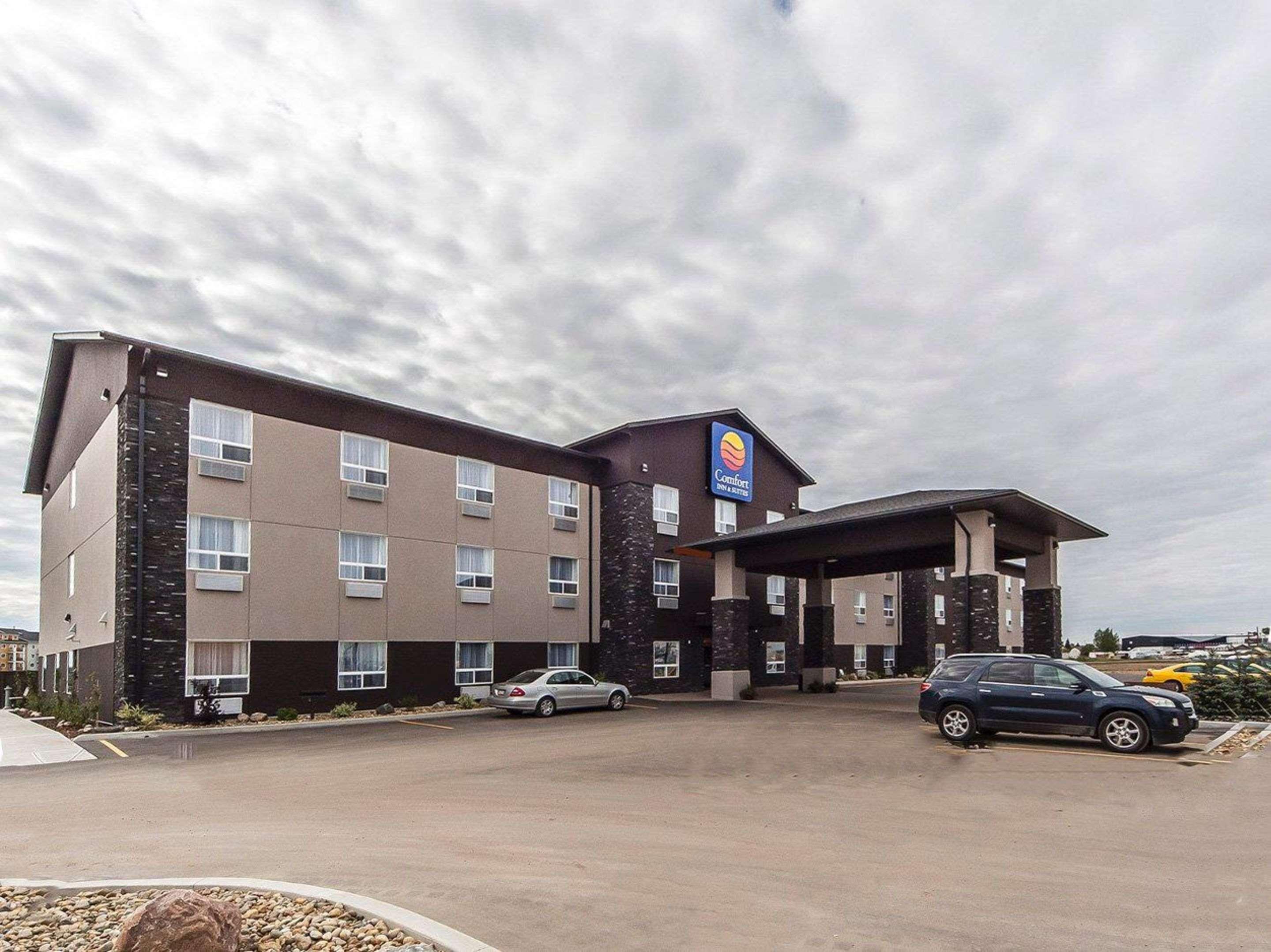 Comfort Inn & Suites Bonnyville מראה חיצוני תמונה