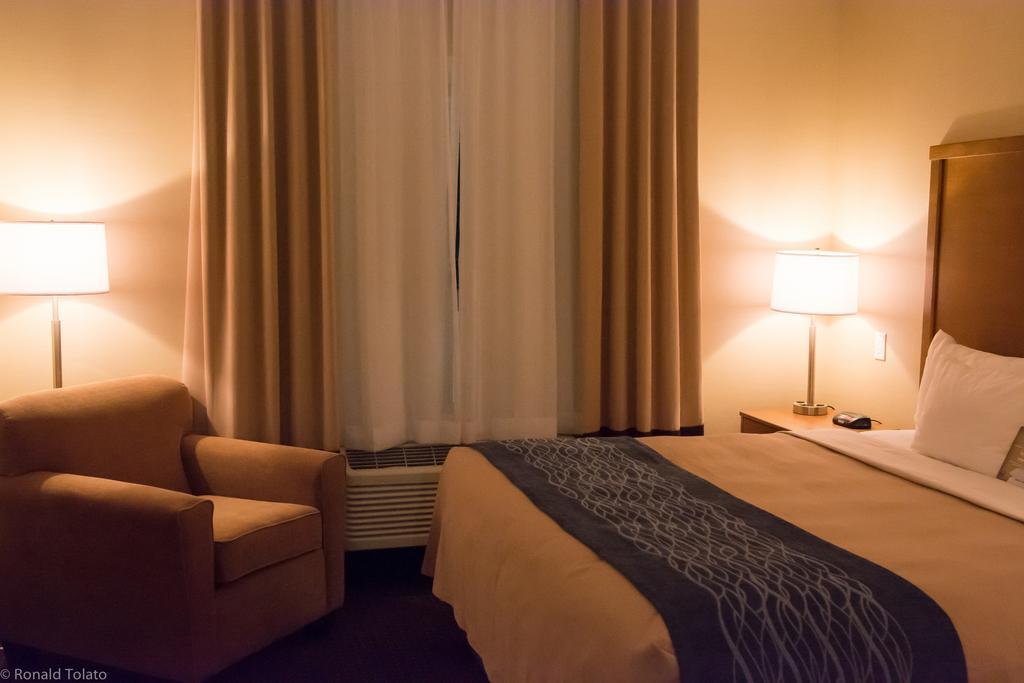 Comfort Inn & Suites Bonnyville מראה חיצוני תמונה