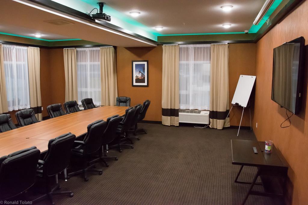 Comfort Inn & Suites Bonnyville מראה חיצוני תמונה
