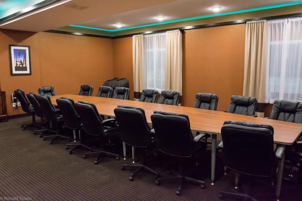 Comfort Inn & Suites Bonnyville מראה חיצוני תמונה